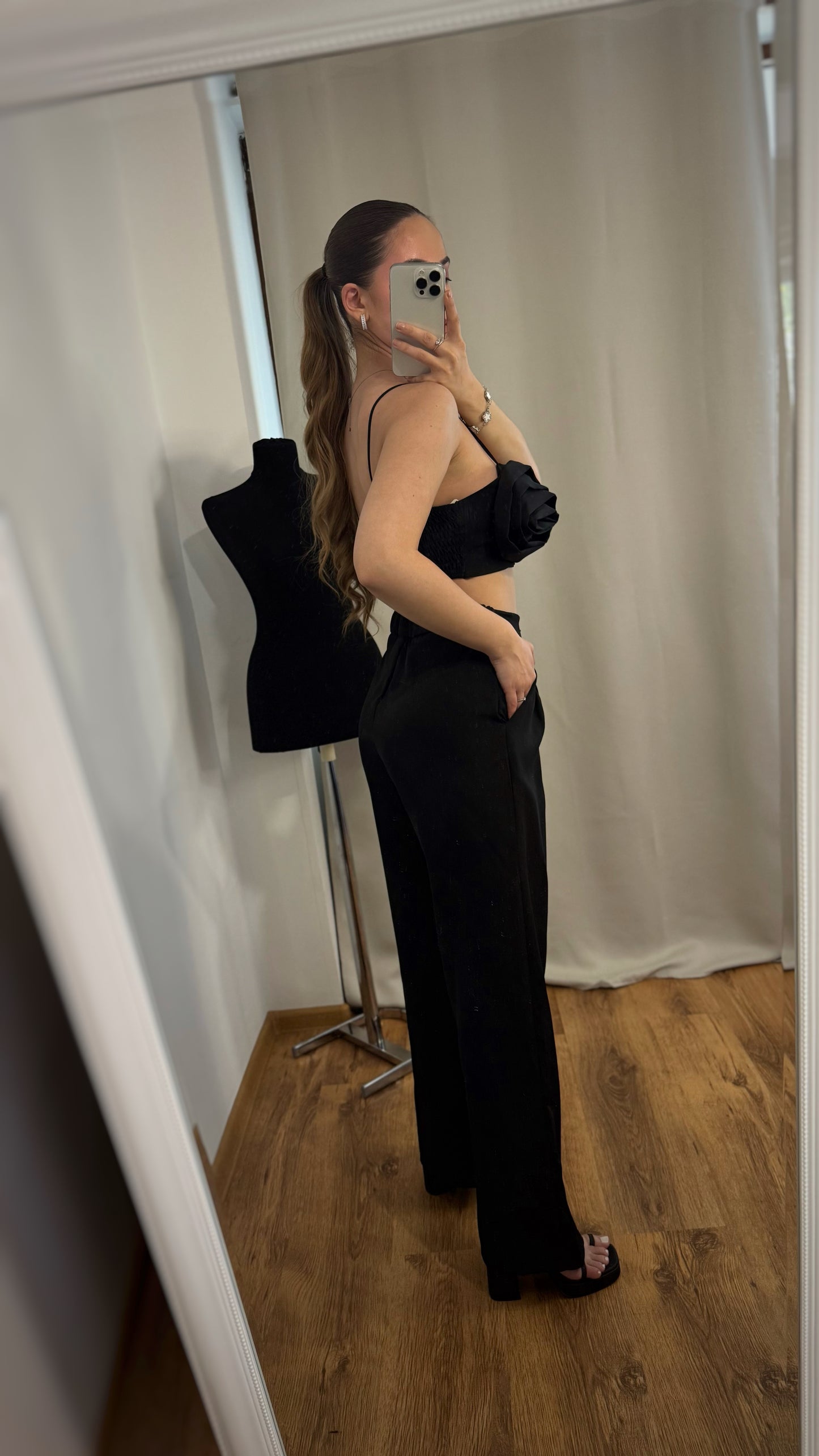 COMPLEU BLOOM NEGRU