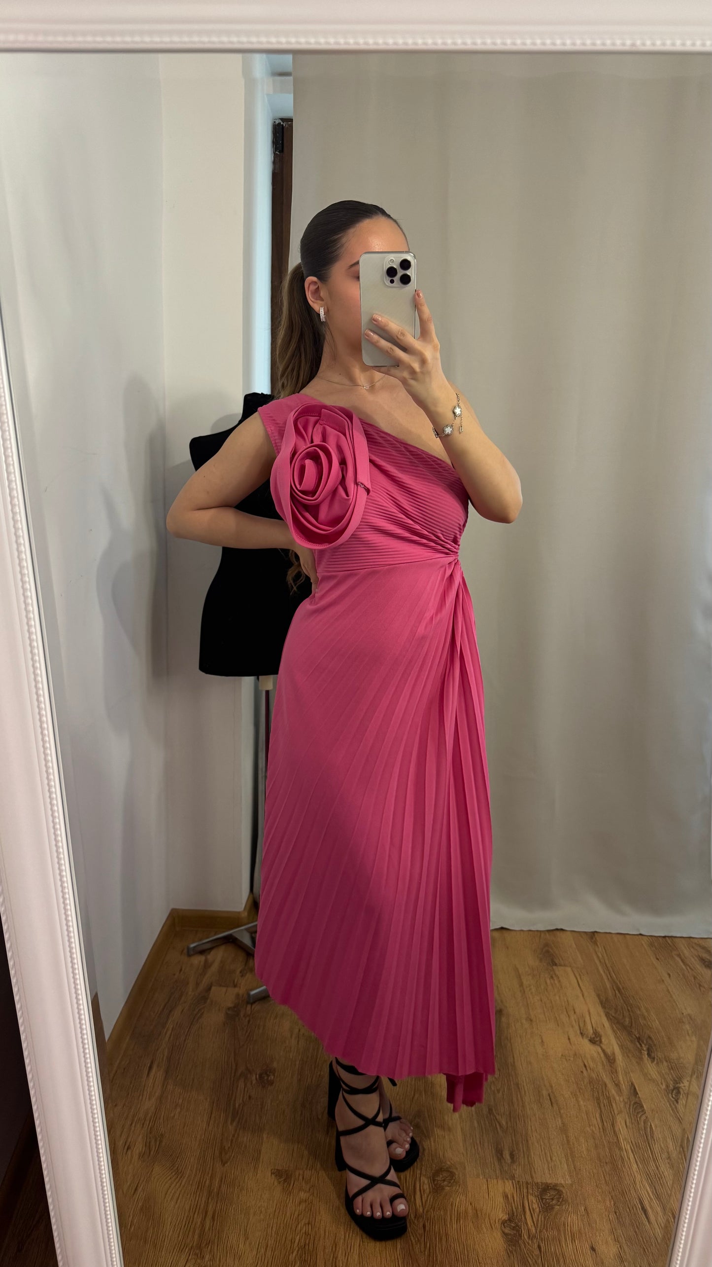 ROCHIE ALMA ROZ INCHIS