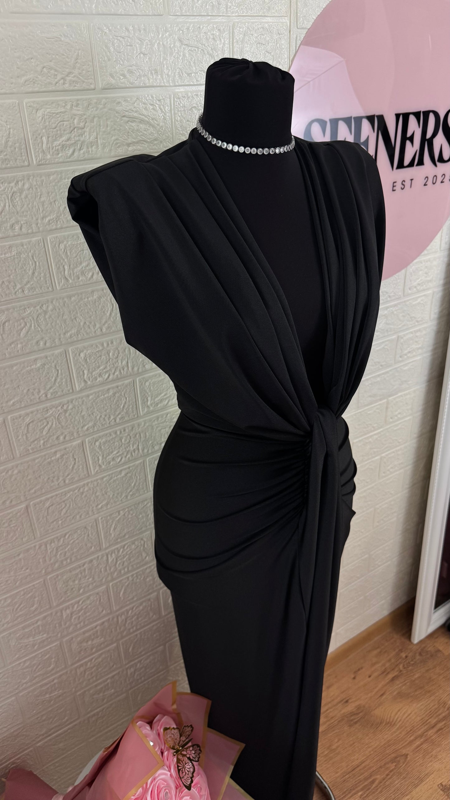 ROCHIE LARA BLACK
