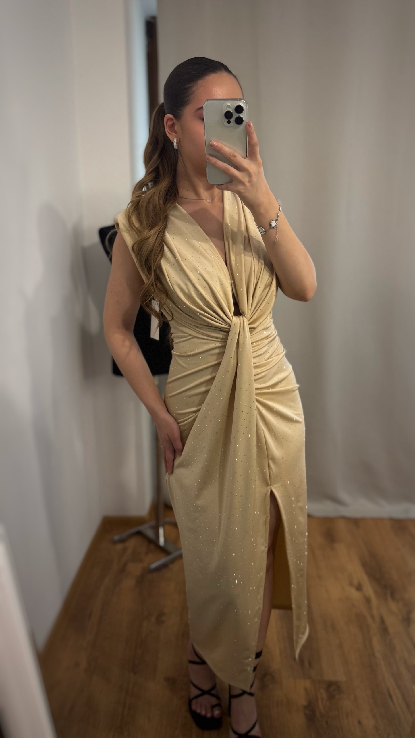 ROCHIE ATENA CHAMPAGNE