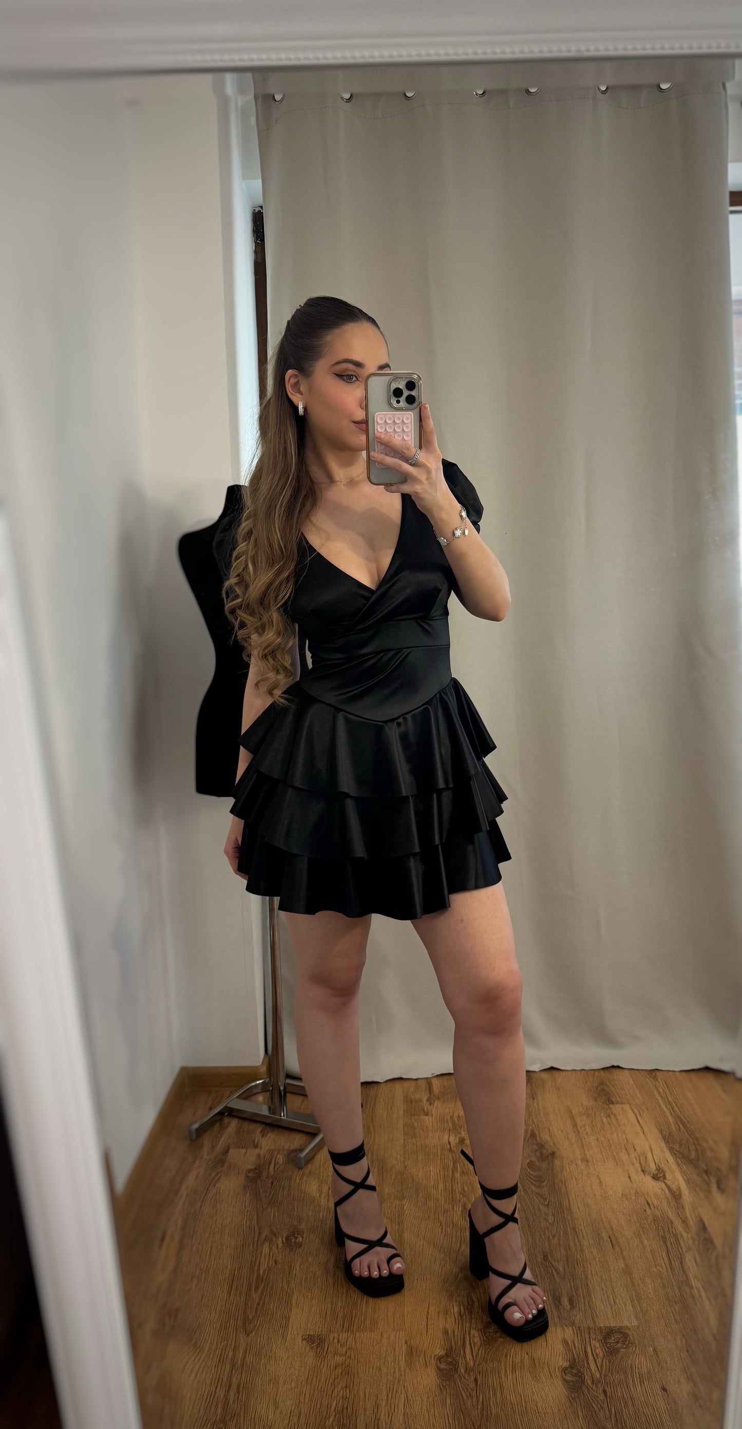 ROCHIE SOFIA-NEGRU