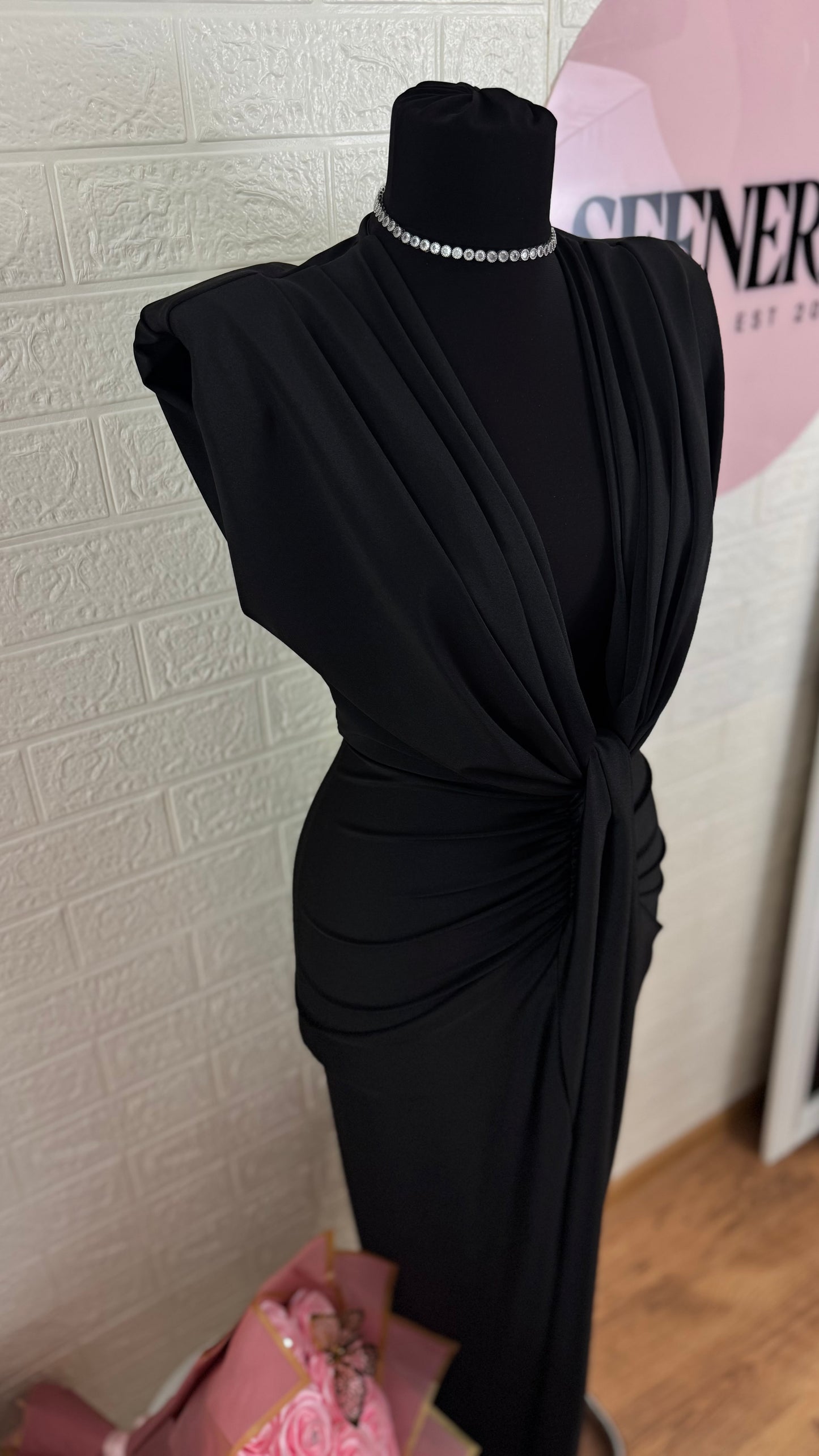 ROCHIE LARA BLACK