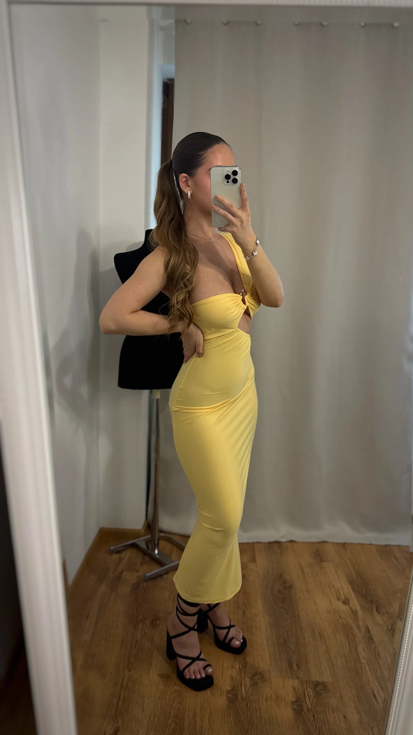 ROCHIE DALIA YELLOW