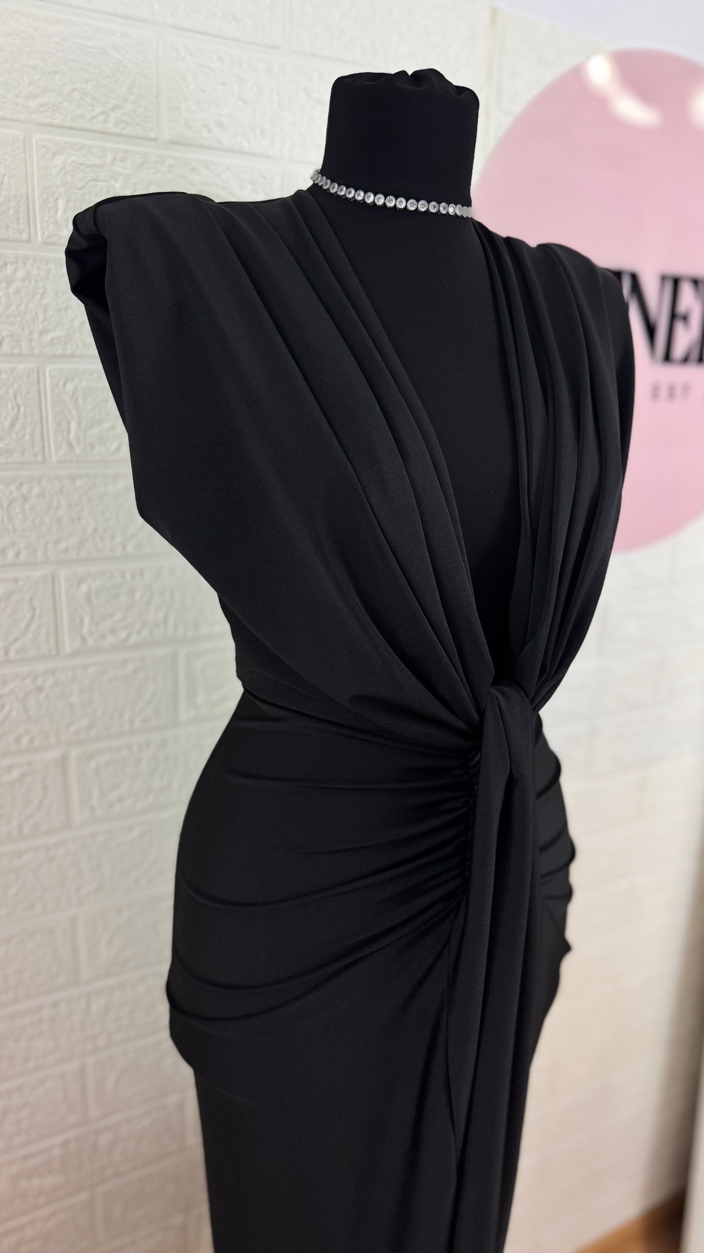 ROCHIE LARA BLACK