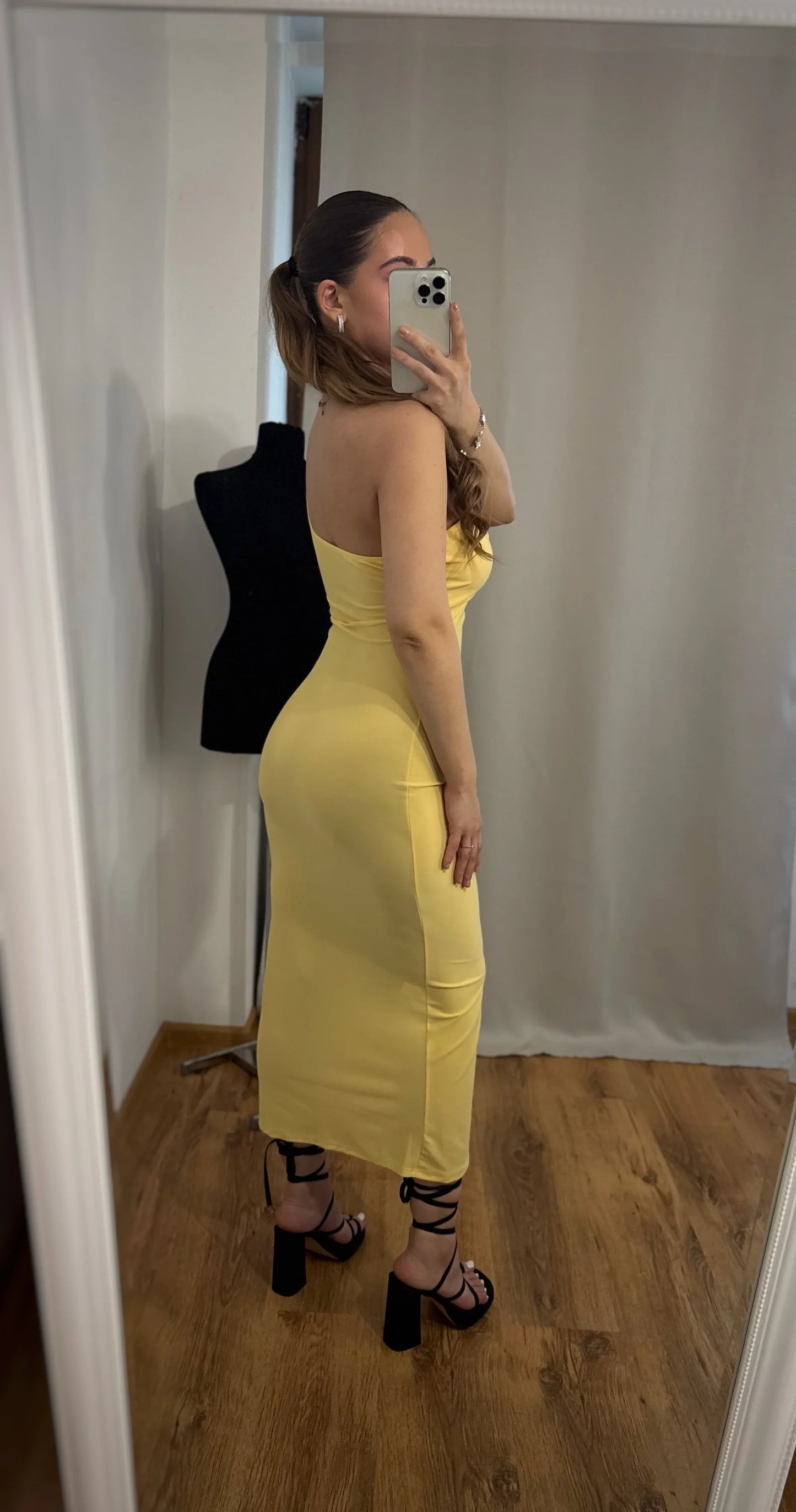 ROCHIE DALIA YELLOW
