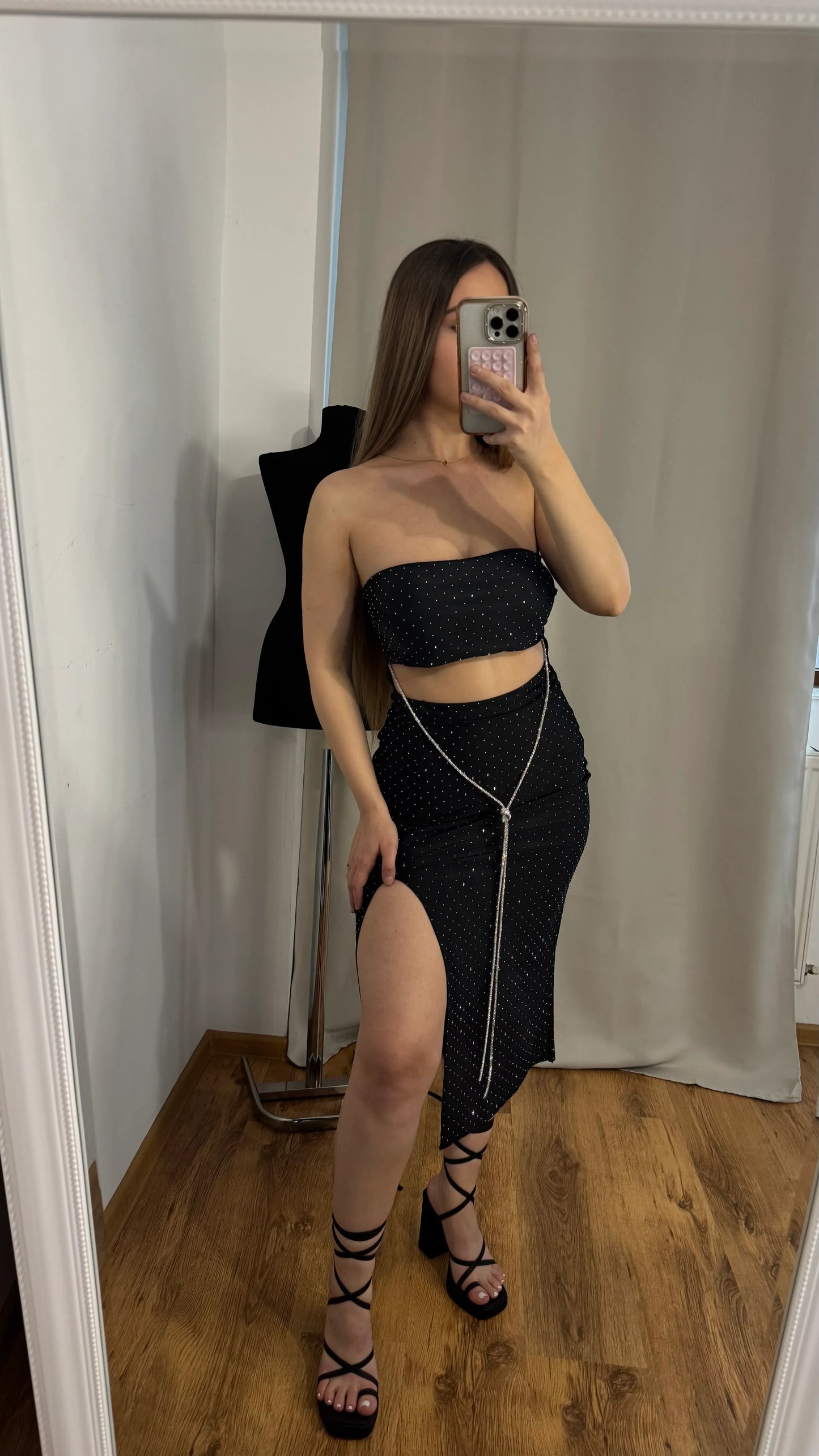 ROCHIE ALEXA BLACK