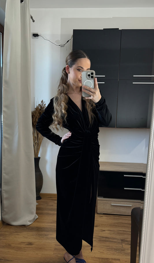 ROCHIE BLACK VELVET