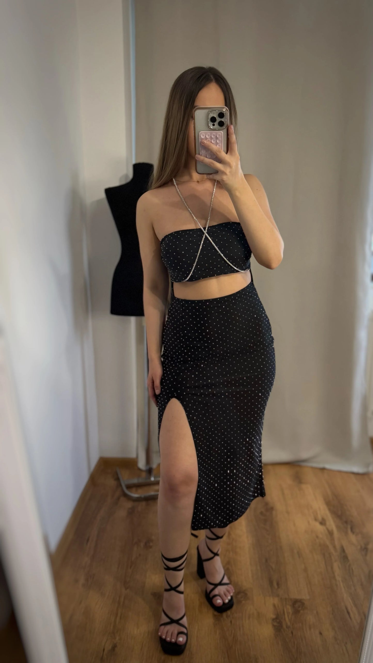 ROCHIE ALEXA BLACK