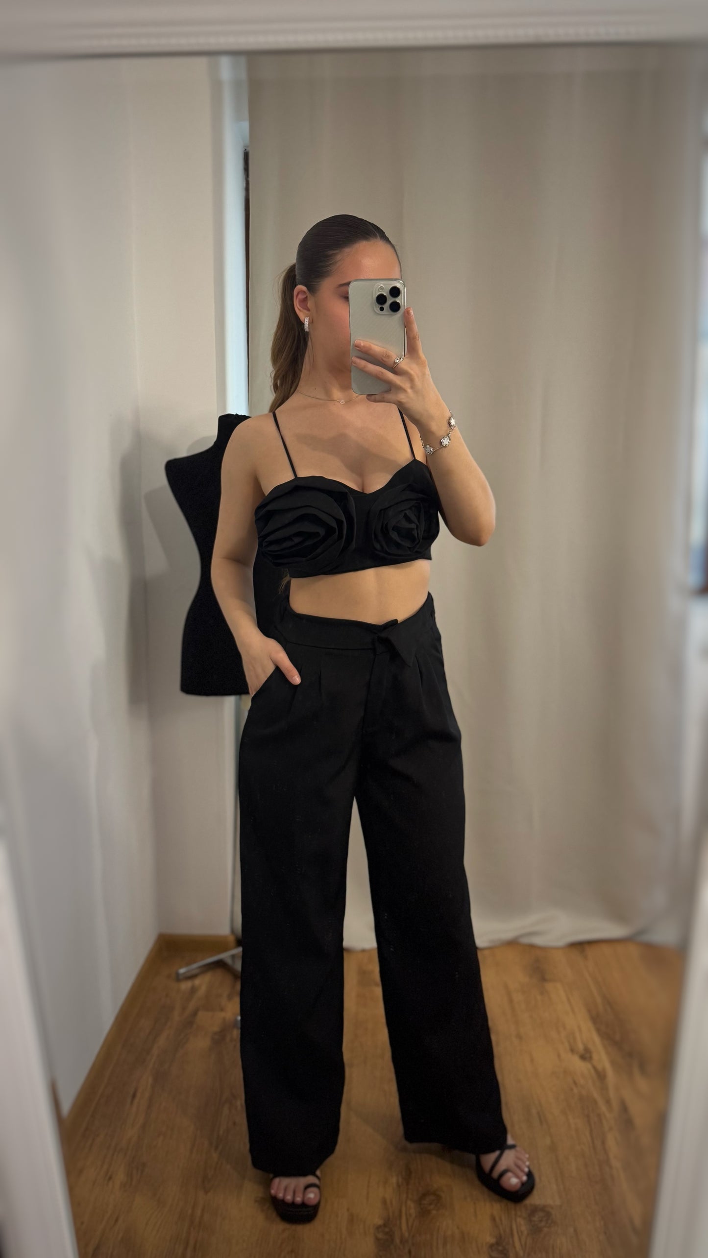 COMPLEU BLOOM NEGRU